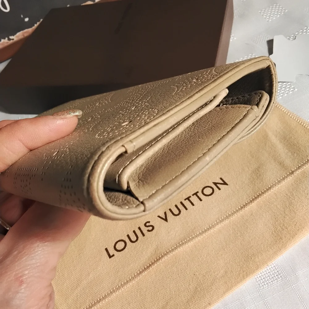 Louis Vuitton Amelia Mahina Wallet full inclusion with COA - Picture 12 of 16